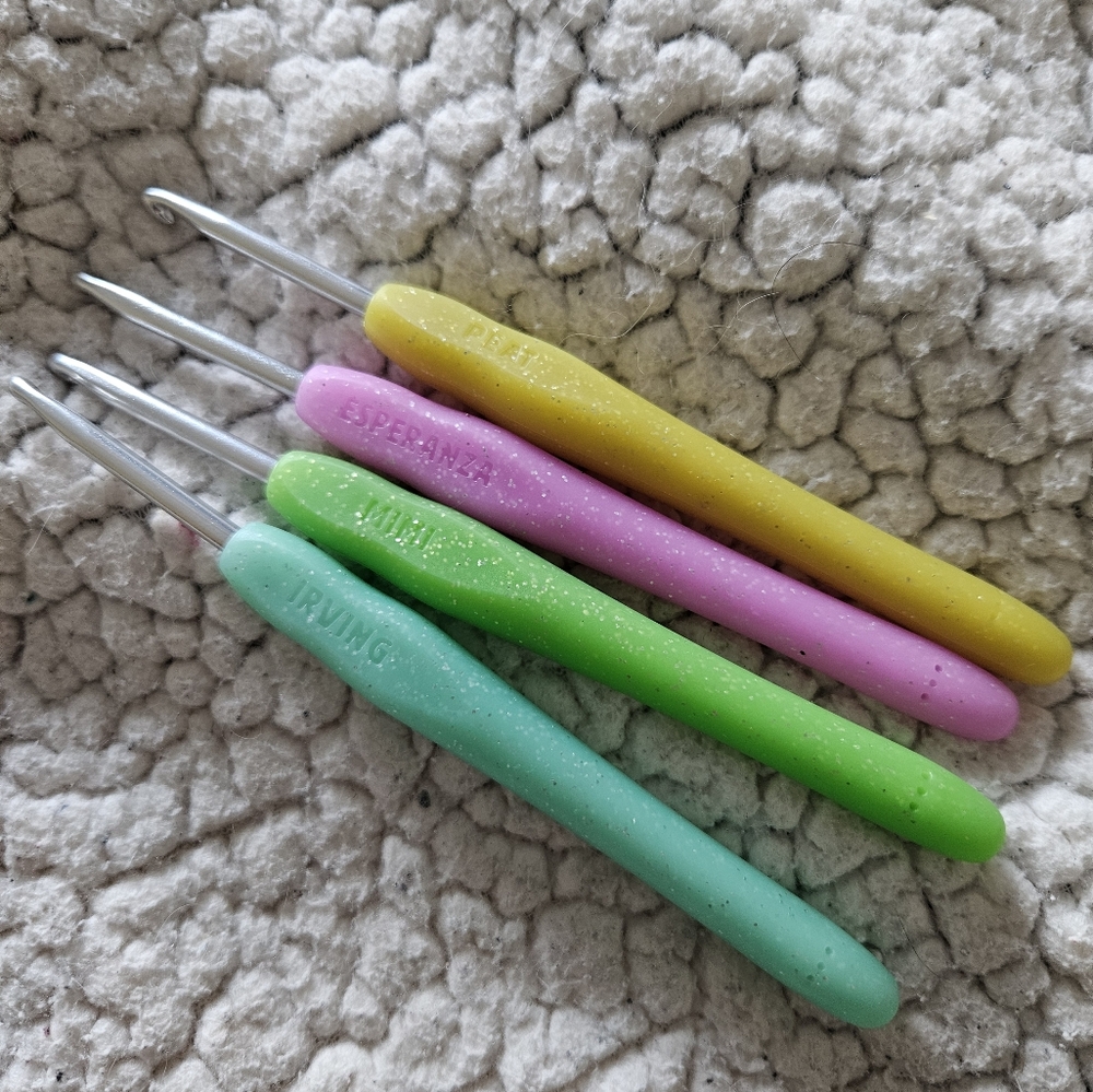 The Woobles Glitter Crochet Hook Bundle - 4mm